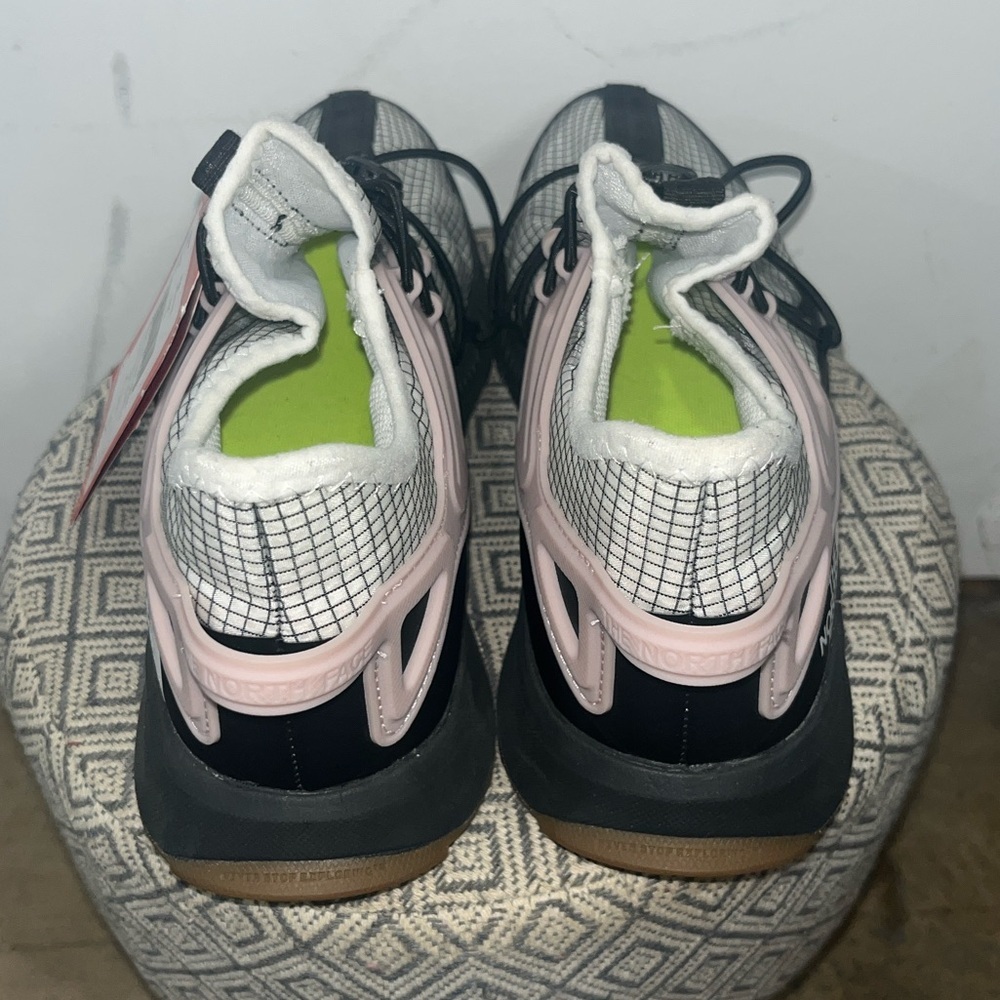 NWT The North Face Women's Oxeye Tech Hiking Sneakers Size 10 - Picture 5 of 7
